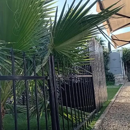 Petite Maison 2 Personnes, 3 étoiles, 900m Six-Fours-les-Plages