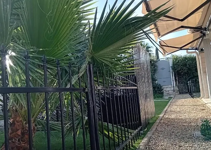 Petite Maison 2 Personnes, 3 Etoiles, 900m Six-Fours-les-Plages