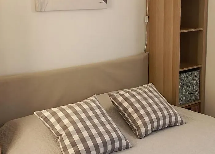 Petite Maison 2 Personnes, 3 Etoiles, 900m * Six-Fours-les-Plages